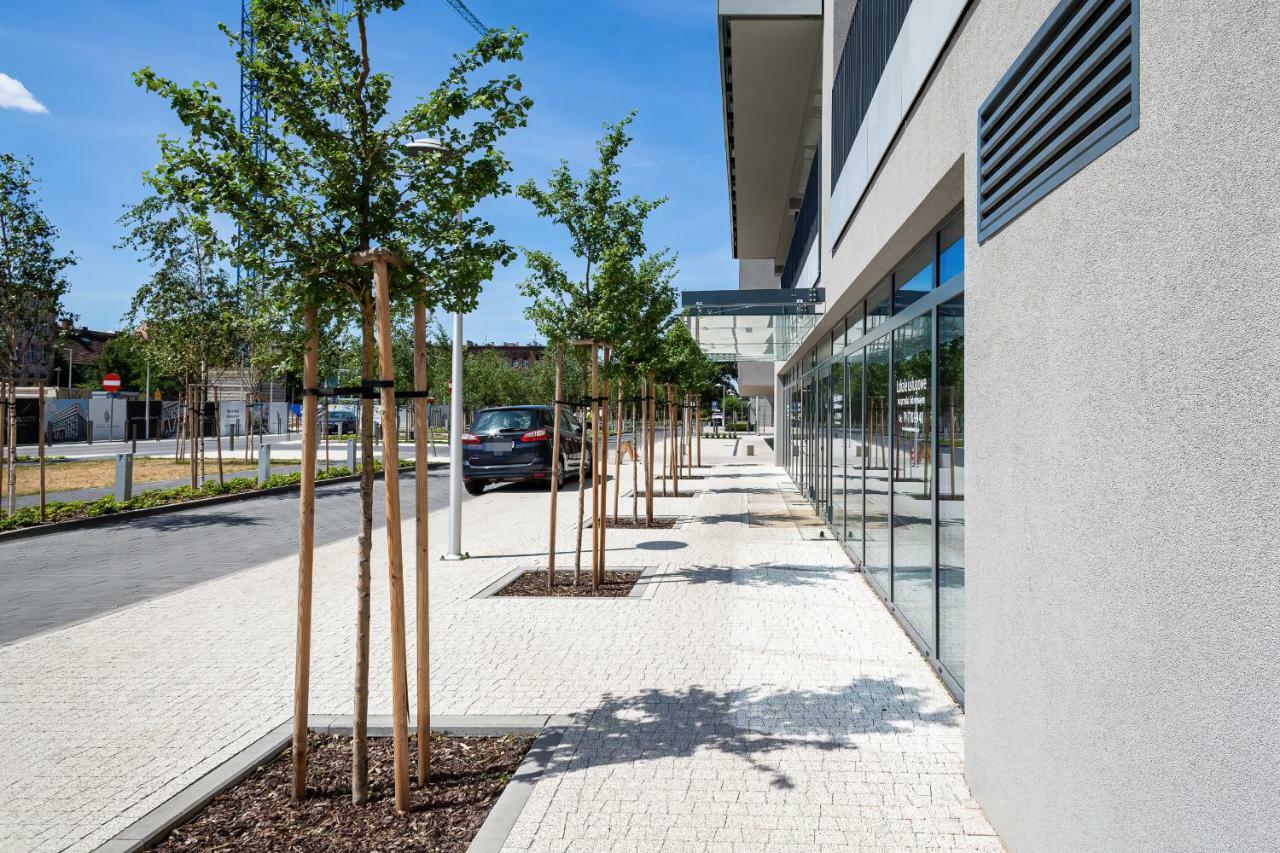 Apartment Walonska With Free Parking Wroclaw By Noclegi Renters Exteriör bild