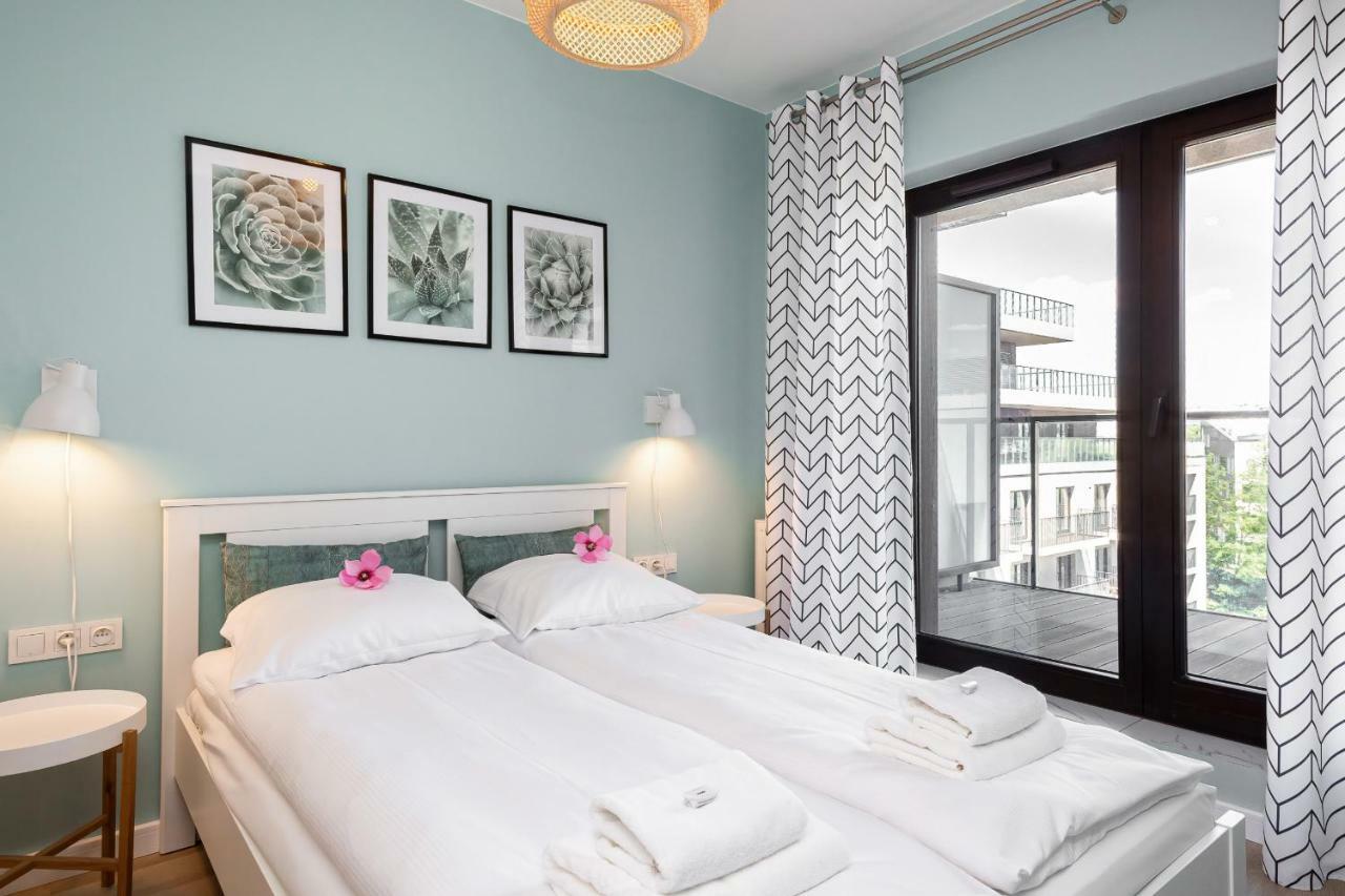 Apartment Walonska With Free Parking Wroclaw By Noclegi Renters Exteriör bild